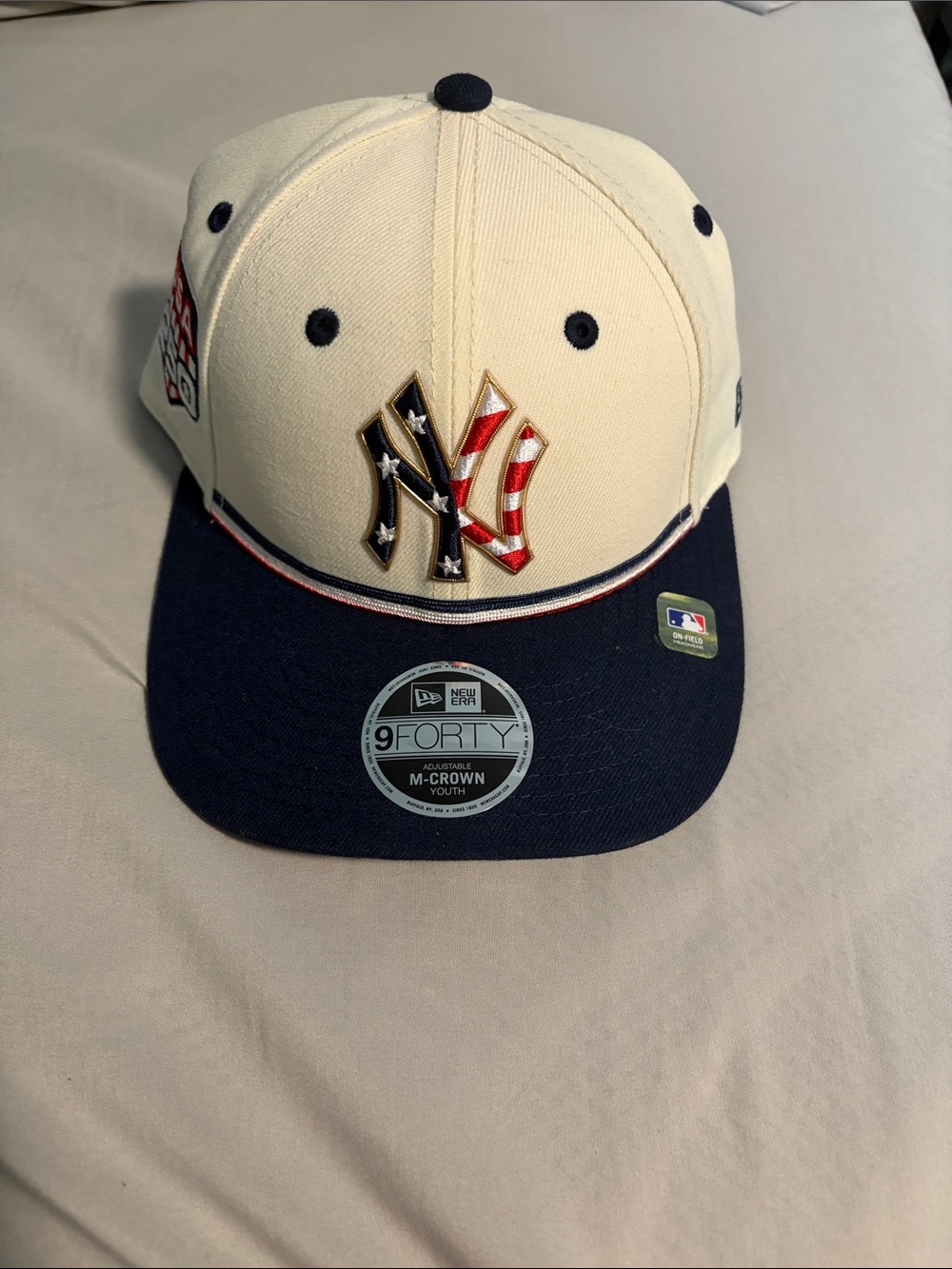 New Era Youth Cream and Navy NY Yankees Patch 9FORTY Cap